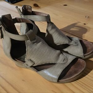 Miz Mooz Sandals 7.5